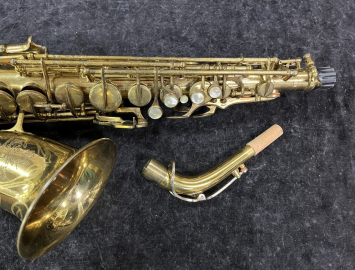 Photo Vintage Original Lacquer SML Gold Medal Alto Sax - Serial # 20261